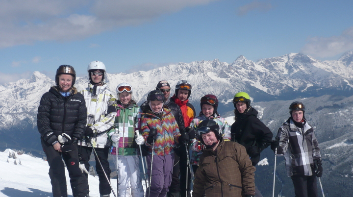 Jugend vom DAV Dingolfing beim Alpinskifahren | © Drexler Margarete